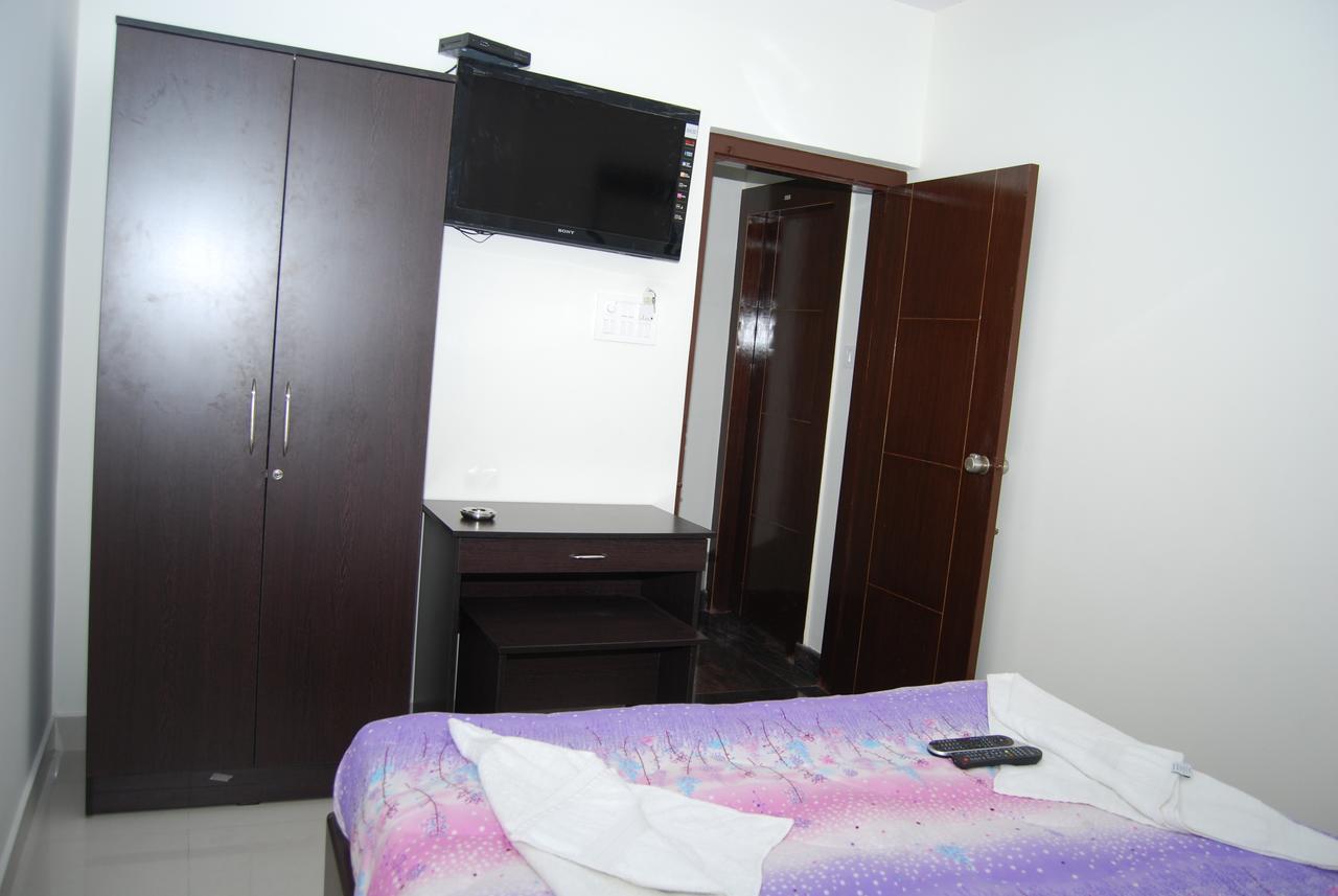 Pratham Residency Hotel Мисор Екстериор снимка