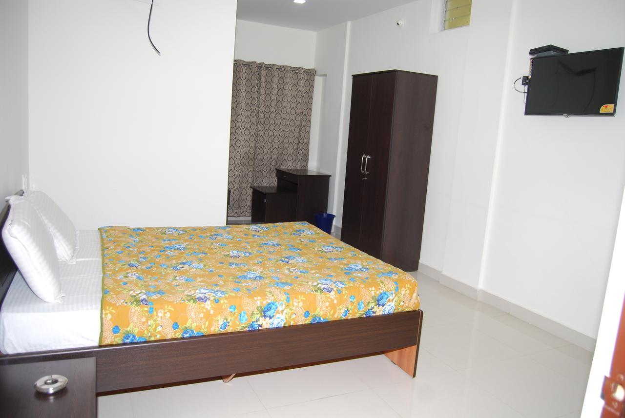 Pratham Residency Hotel Мисор Екстериор снимка