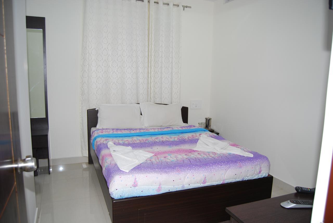Pratham Residency Hotel Мисор Екстериор снимка