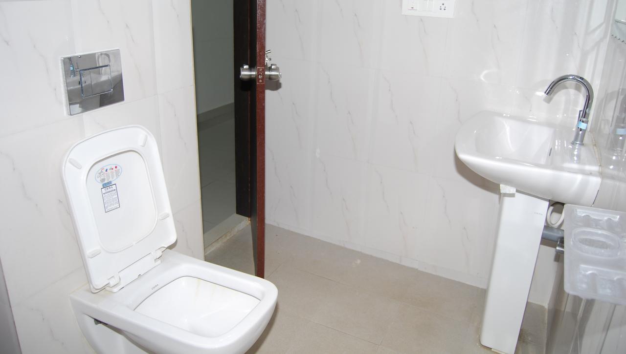Pratham Residency Hotel Мисор Екстериор снимка