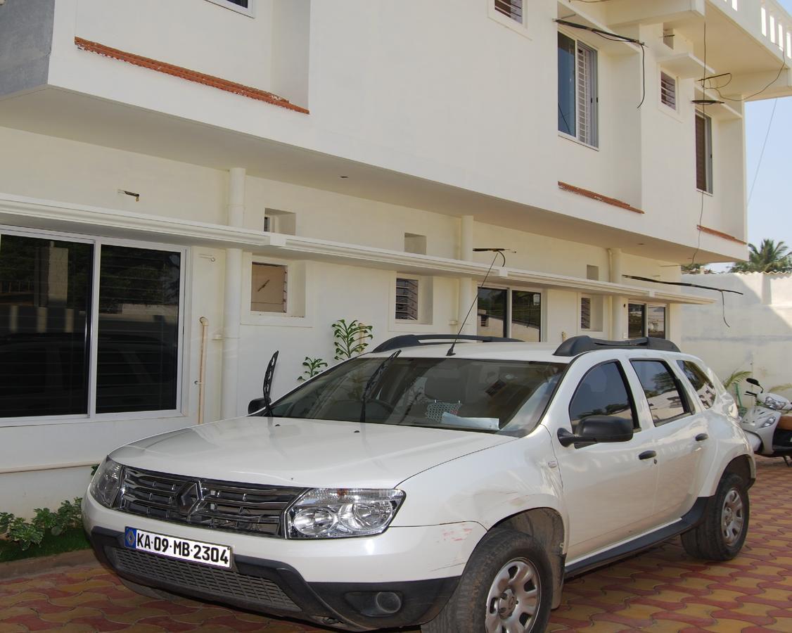 Pratham Residency Hotel Мисор Екстериор снимка